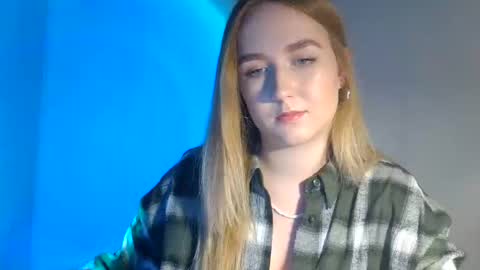 Lulu Baby18 online show from February 25, 2025, 4:21 pm