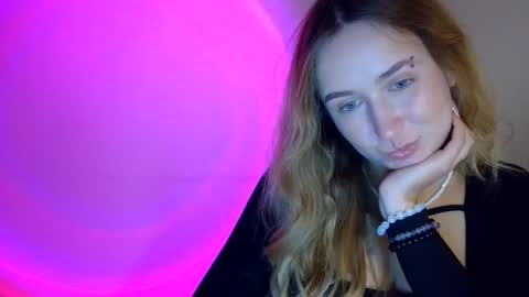 Lulu Baby18 online show from September 17, 2025, 9:05 pm