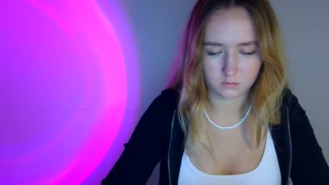 Lulu Baby18 online show from September 19, 2025, 7:47 pm