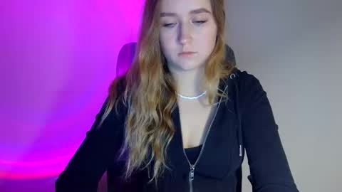 Lulu Baby18 online show from December 3, 2025, 8:18 pm