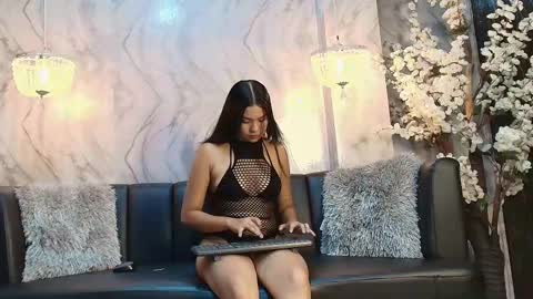 lulu_litle online show from March 5, 2026, 10:06 pm