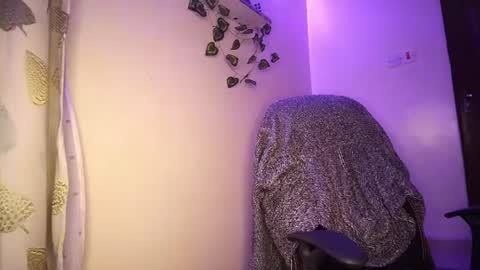 lulu_sparks1 online show from September 17, 2025, 7:10 am