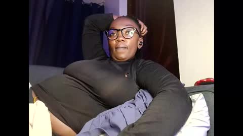 lulu_sparks1 online show from November 24, 2025, 6:24 am