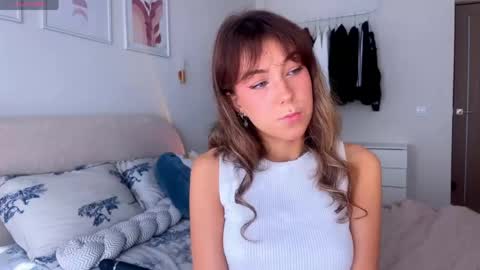 lulu berry online show from June 3, 2026, 2:03 am