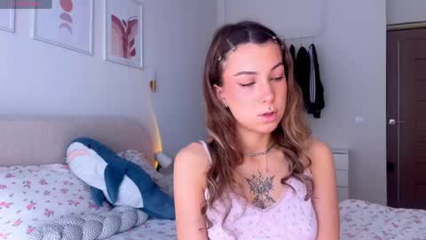 lulu berry online show from June 7, 2026, 2:05 am