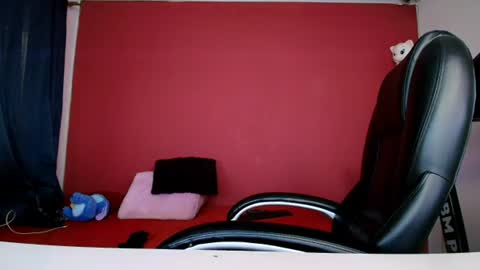 LuluBigTitts online show from July 17, 2026, 9:41 pm