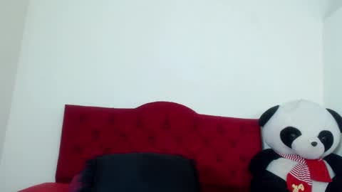 LULU online show from February 5, 2025, 6:37 pm