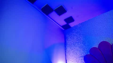 Snapshot of luly_blue chatting on May 27, 2026, 4:42 am Luly online show from May 27, 2026, 4:42 am