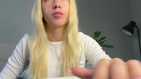 Snapshot of lumineess chatting on July 16, 2026, 4:35 pm Catherine online show from July 16, 2026, 4:35 pm
