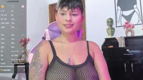 Luna online show from October 3, 2025, 11:02 pm