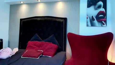 Luna And Titan  online show from January 9, 2026, 12:30 pm