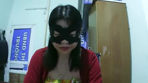luna_beauty25 online show from November 18, 2025, 2:54 pm