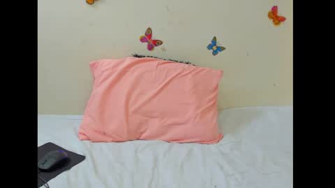Luna online show from May 6, 2026, 2:33 pm