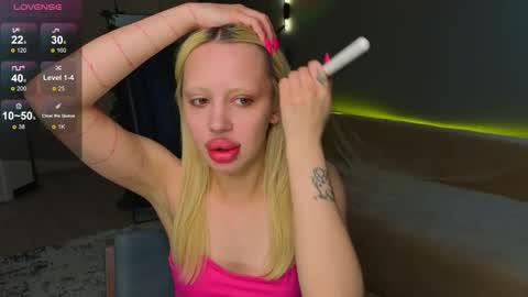 luna_beverly online show from May 10, 2026, 5:29 pm
