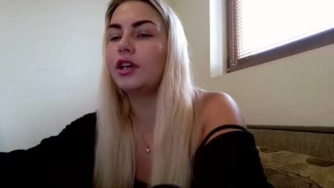 luna_blazer online show from October 26, 2025, 12:55 pm