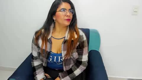 luna  online show from February 14, 2025, 11:21 am