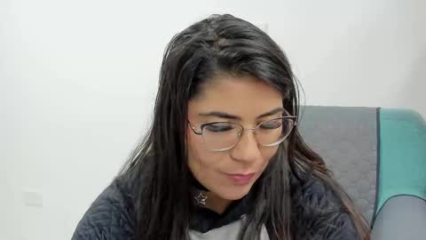 luna  online show from September 13, 2025, 11:10 am