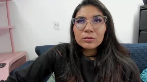 luna  online show from September 21, 2025, 11:23 am