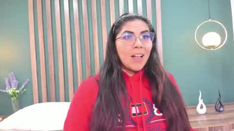 luna  online show from September 26, 2025, 8:02 pm