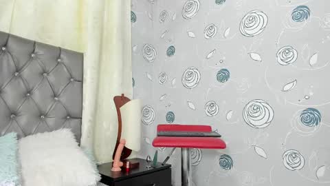 Luna Eva online show from February 12, 2025, 9:11 pm