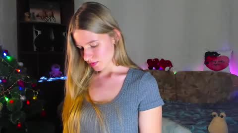 luna_evan online show from January 2, 2025, 12:24 pm