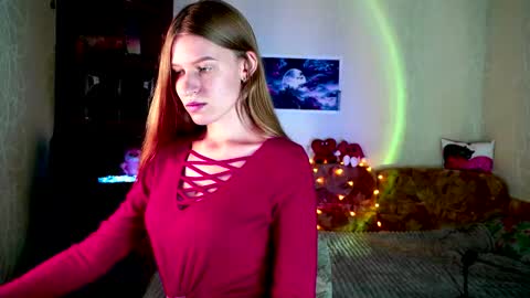 luna_evan online show from October 27, 2025, 9:57 am