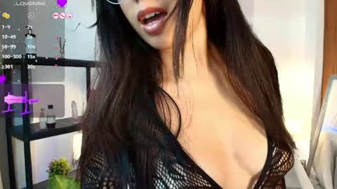 Snapshot of luna_ferrer10 chatting on May 19, 2026, 8:59 pm Luna Ferrer online show from May 19, 2026, 8:59 pm
