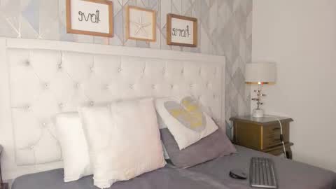 luna forever7 online show from March 27, 2026, 8:08 pm