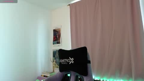 Luna Gomez online show from September 17, 2025, 12:51 pm