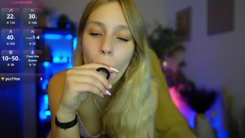 luna_grace18 online show from April 22, 2026, 2:18 pm