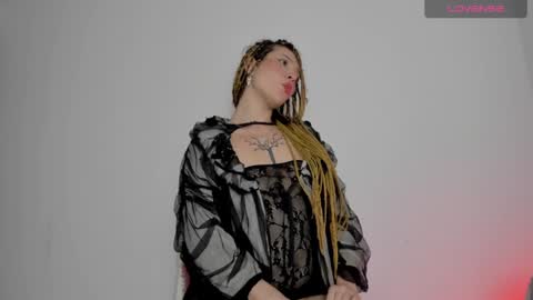 luna_hazard online show from December 5, 2024, 2:53 am