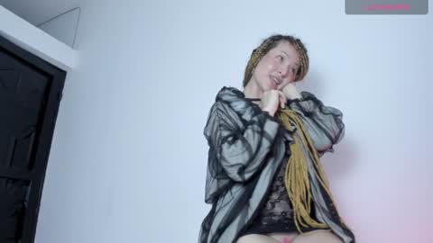 luna_hazard online show from December 5, 2024, 9:06 am