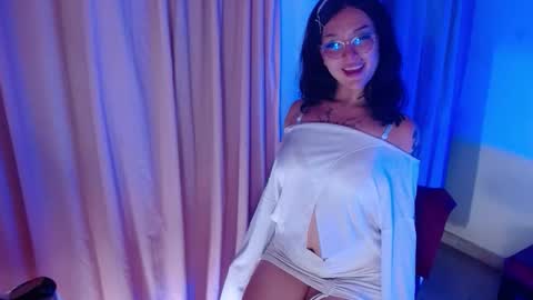 luna_hazard online show from November 12, 2025, 3:07 am