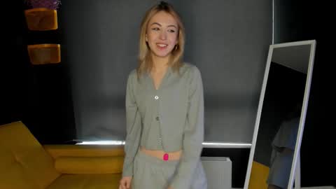 Snapshot of luna_helles chatting on February 7, 2026, 8:07 am Elizabeth online show from February 7, 2026, 8:07 am