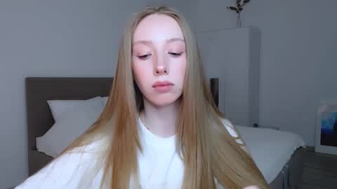 Luna online show from January 19, 2025, 8:30 pm