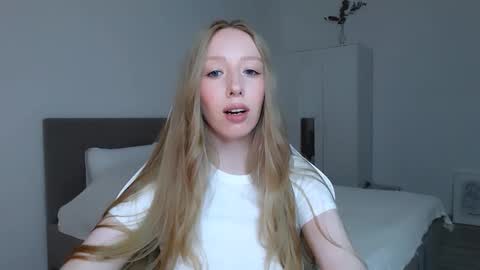 Luna online show from October 11, 2025, 7:23 pm