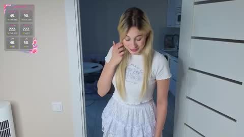 Olivia online show from November 23, 2025, 10:59 am