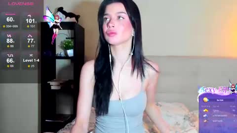 Snapshot of luna_lips chatting on June 23, 2026, 11:36 pm Hi everyone my name is Tina online show from June 23, 2026, 11:36 pm