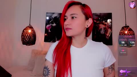 LUNA LOBOO online show from October 21, 2025, 6:52 pm