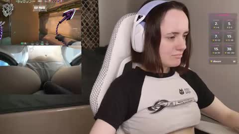 luna_loveeee online show from September 10, 2025, 4:34 am