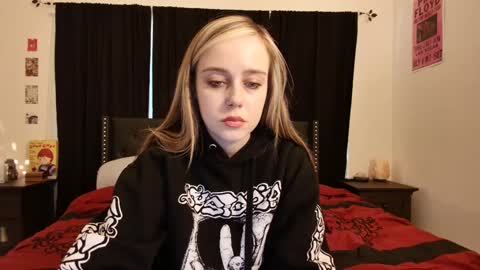 Luna online show from January 8, 2025, 12:06 am