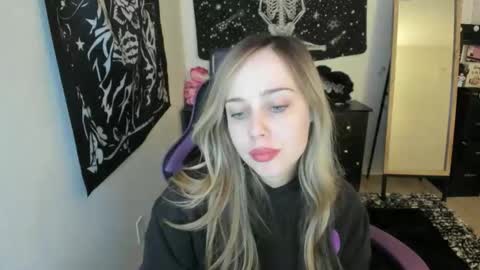 Luna online show from December 5, 2025, 6:33 am