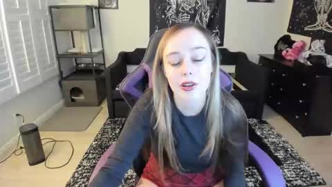 Luna online show from January 5, 2026, 10:13 pm