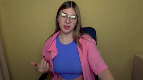 Luna online show from October 7, 2025, 9:50 am