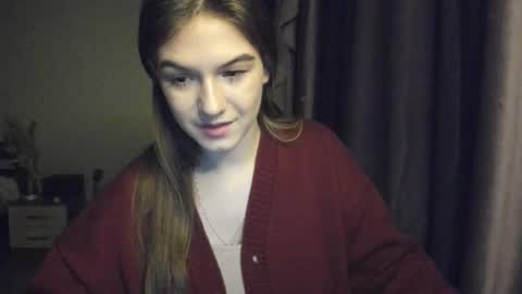 Luna online show from November 26, 2025, 2:56 am