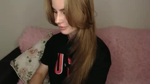 Luna online show from September 13, 2025, 5:35 pm