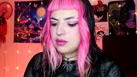 MISS LUNA  online show from March 8, 2025, 5:22 pm