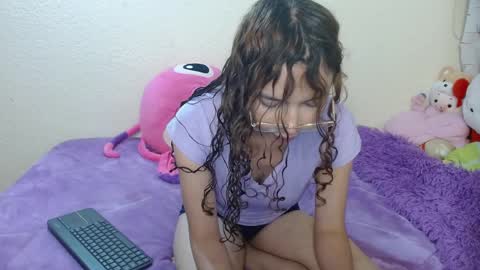 luna_rios69 online show from April 9, 2026, 4:34 am