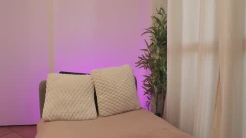 Luna Riva online show from June 3, 2026, 8:17 am