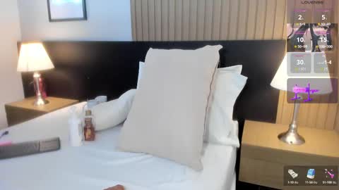 luna_sian online show from November 5, 2025, 11:54 am